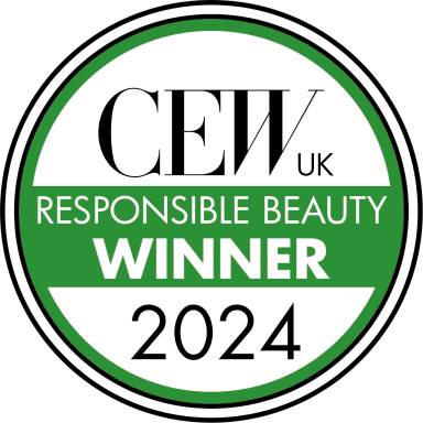 Logo CEW UK "Responsible Beauty Winner" 2024 dans un cercle vert.