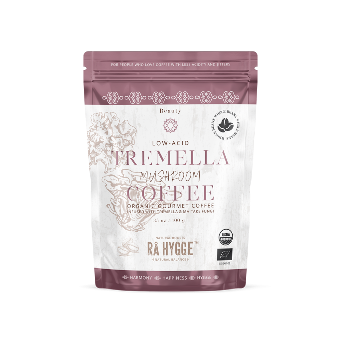 Paquet de café contenant de la tremella, avec design floral et éléments graphiques.