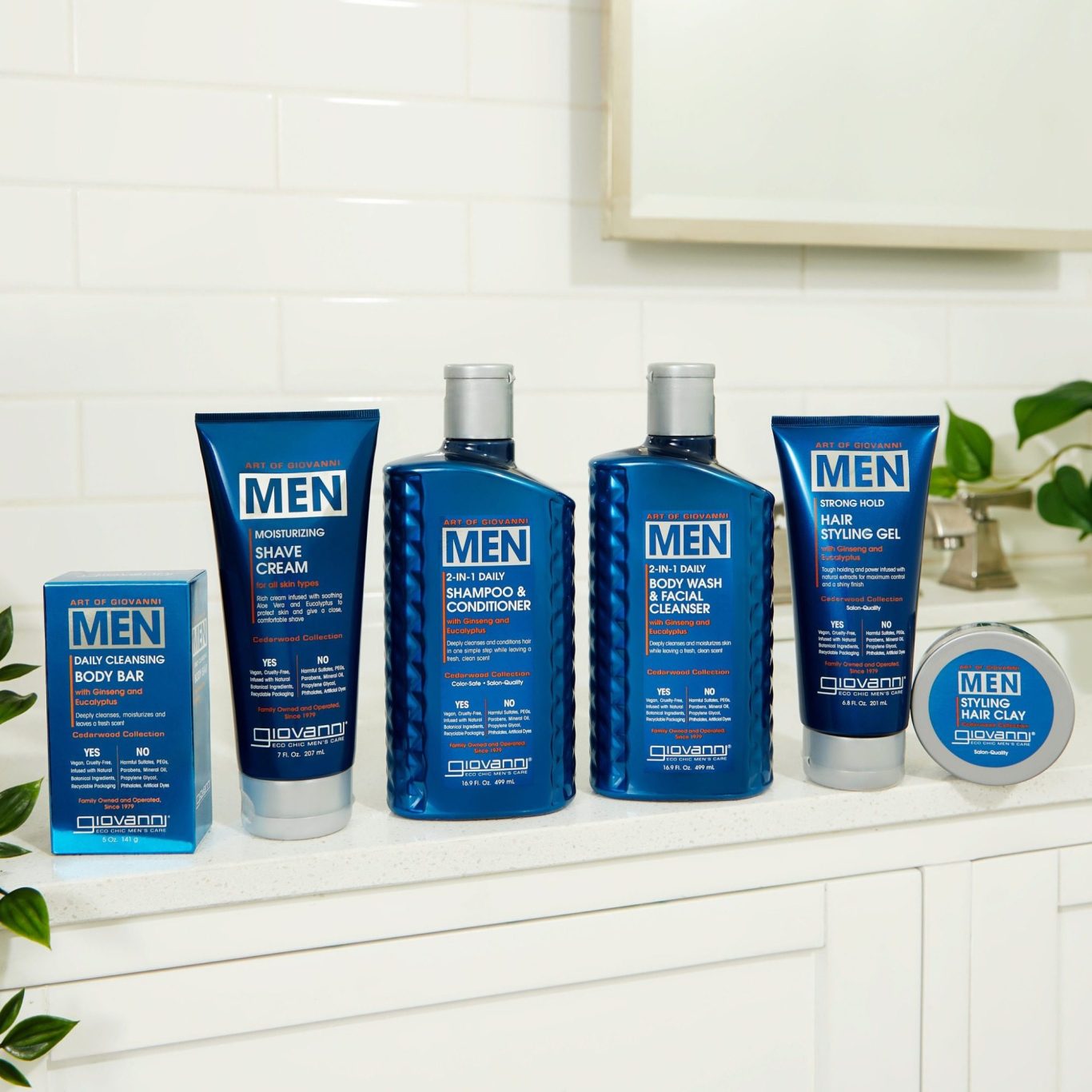 Cette collection est spécialement conçue pour les hommes, avec des extraits de bois de cèdre, de sauge, d'eucalyptus et d'aloès pour un nettoyage et un coiffage impeccables, tout en laissant un parfum envoûtant. Cette collection est spécialement conçue pour les hommes, avec des extraits de bois de cèdre, de sauge, d'eucalyptus et d'aloès pour un nett