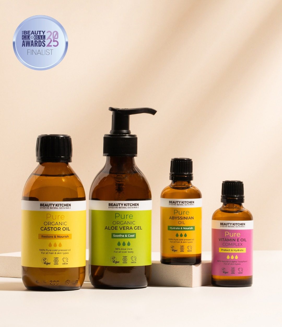 Découvrez la Collection Pure : l’essentiel de la beauté naturelle, tout simplement.