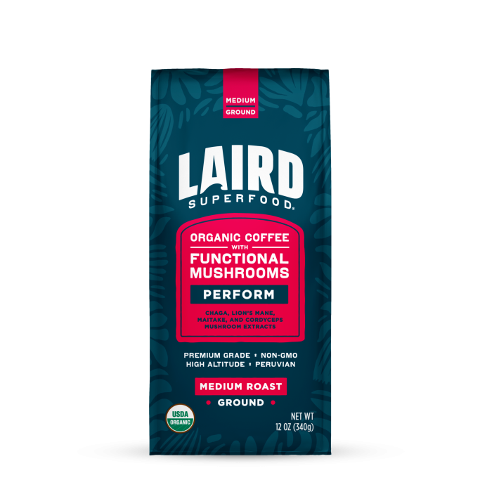 Paquet de café biologique avec champignons fonctionnels, goût moyen, marque Laird Superfood.