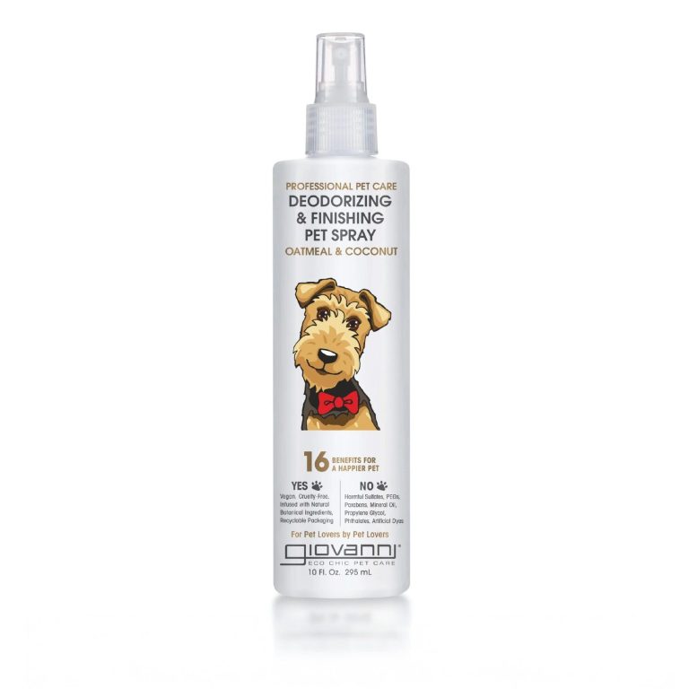 Flacon de spray désodorisant pour animaux avec un dessin d'un chien en costume bio 