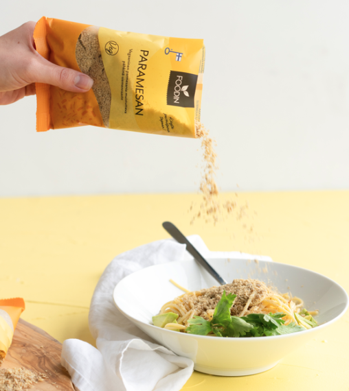 le Paravegano est une alternative 100 % végétale au parmesan traditionnel.
